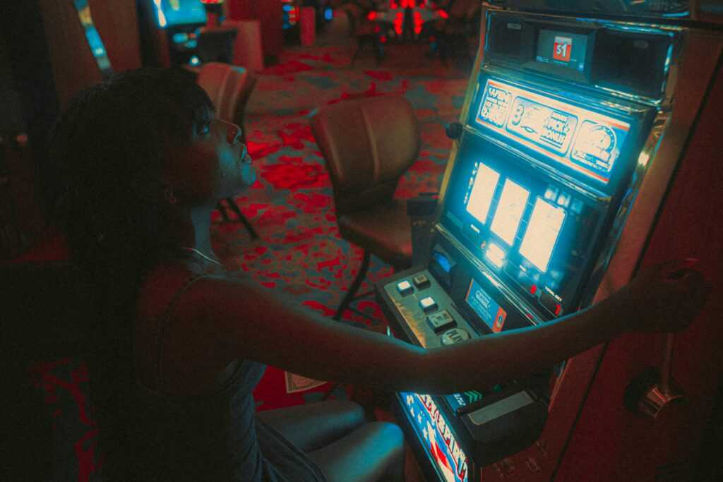 early signs gambling addiction